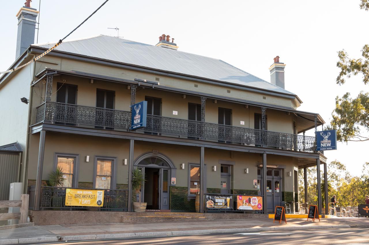 The Family Hotel Maitland Exterior photo